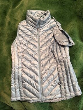 Light Silver Quilted Women's Puffer Vest